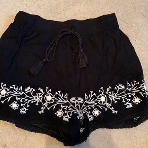 La hearts shorts